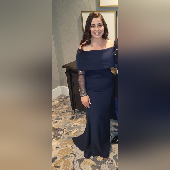 Dress - Picture 2 of 2